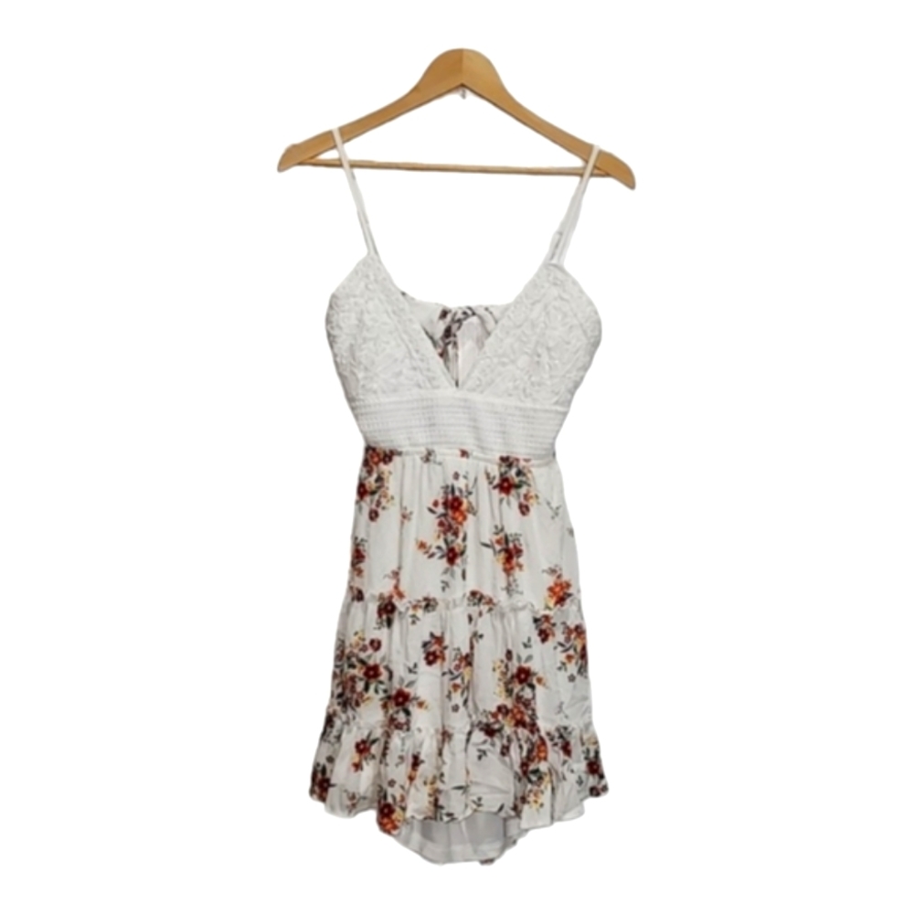 Vine & Valley floral lace dress size L NWT
